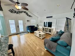 Pet-Friendly Ocean Lakes Cottage | Limo Golf Cart | King Bed | Sleeps 6 - Image 2