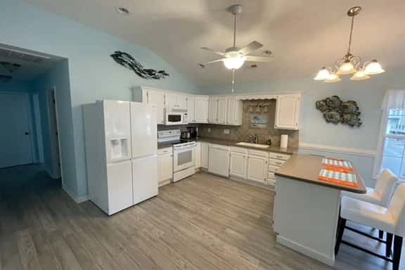 Pet-Friendly Ocean Lakes Beach House | Elevator + Limo Golf Cart | Sleeps 6 - Image 1
