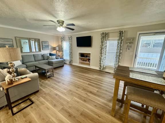 Pet-Friendly Ocean Lakes 4BR | 2 Golf Carts | Sleeps 10 | Large Lot - Image 3