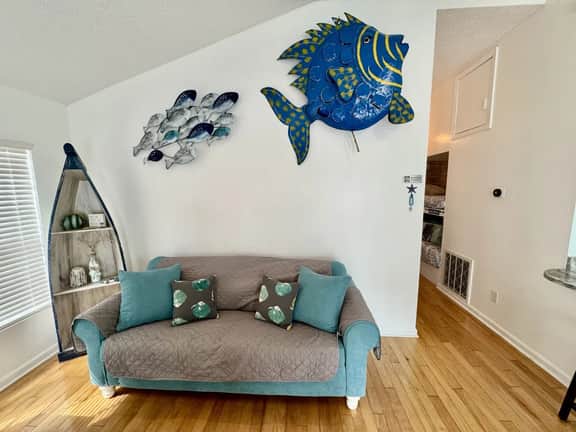 Pet-Friendly Ocean Lakes Cottage | Limo Golf Cart | King Bed | Sleeps 6 - Image 3