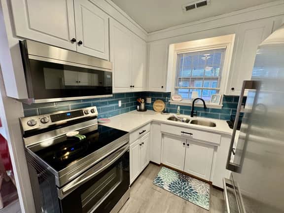 Pet-Friendly Ocean Lakes Beach House | King Bed | Golf Cart | Sleeps 5 - Image 4