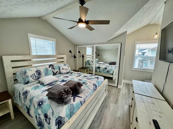 Ocean View Ocean Lakes Beach House | Golf Cart | Steps to Beach | Sleeps 10 - Image 2