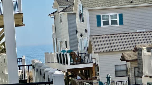 Ocean Lakes 4BR Beach House | 2 Golf Carts | Steps to Beach | Sleeps 11 - Image 4